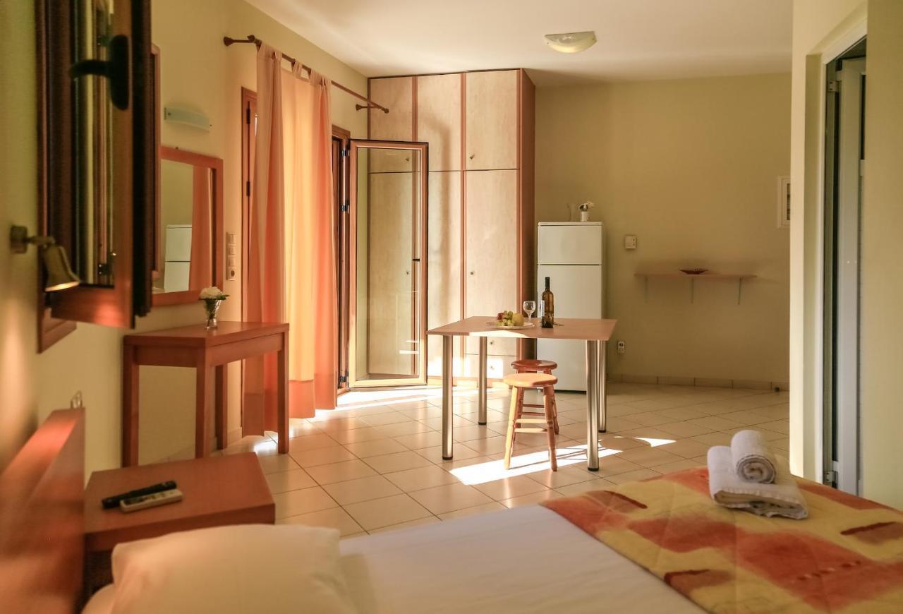 Eleni Suites Methoni Exterior photo